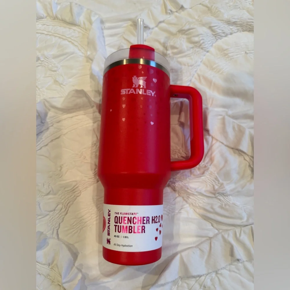 NWT new Stanley target valentines Heart Pattern Red Tumbler quencher 40 oz red - Picture 11 of 11